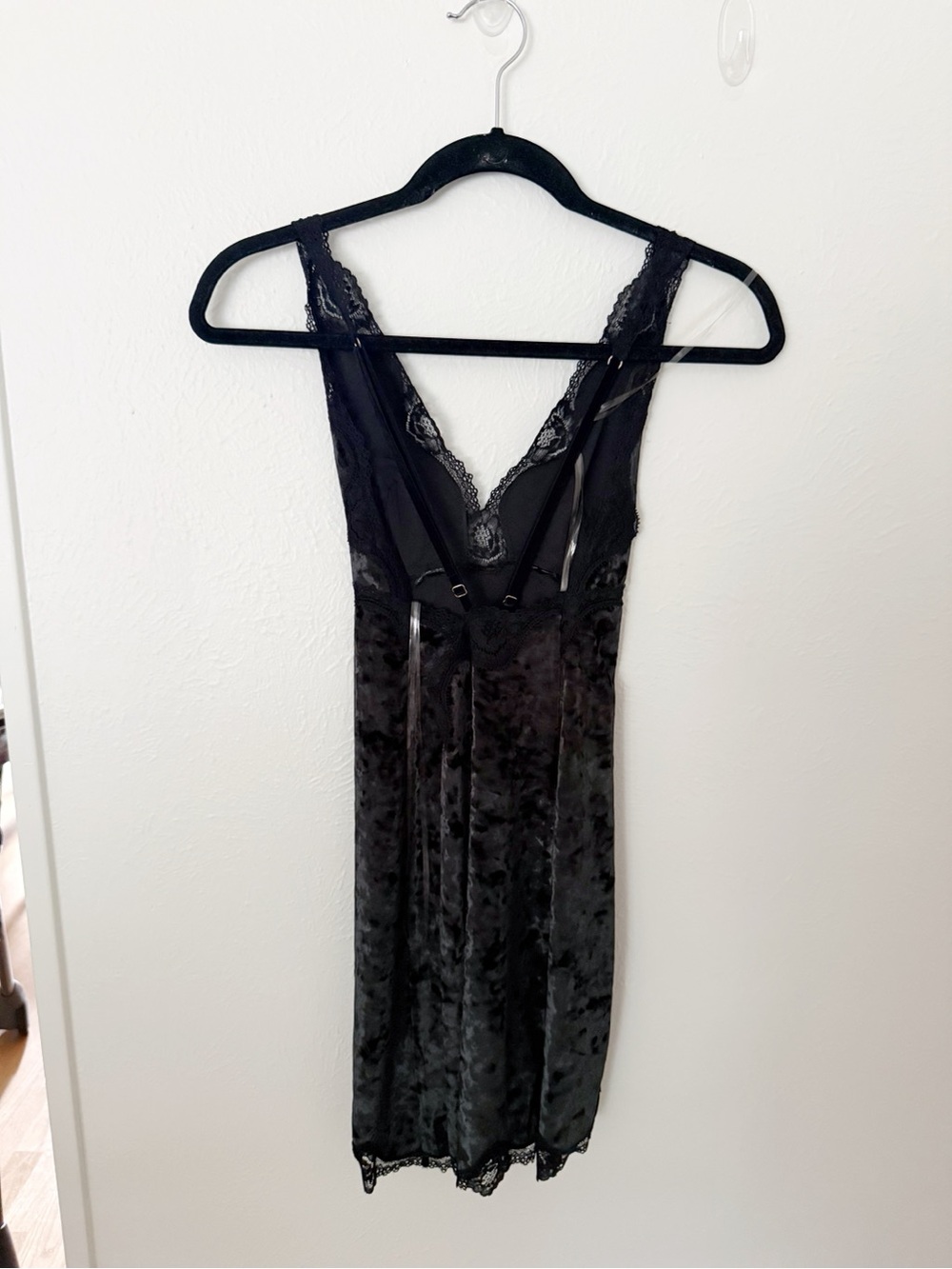 NWT Victoria’s Secret Crushed Velvet Chemise Dress Sz S - Picture 3 of 7